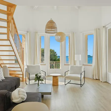 Sea View Duplex At Giens Peninsula Апартаменты *