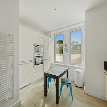 Апартаменты Sea View Duplex At Giens Peninsula Йер