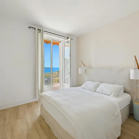 Sea View Duplex At Giens Peninsula Lägenhet